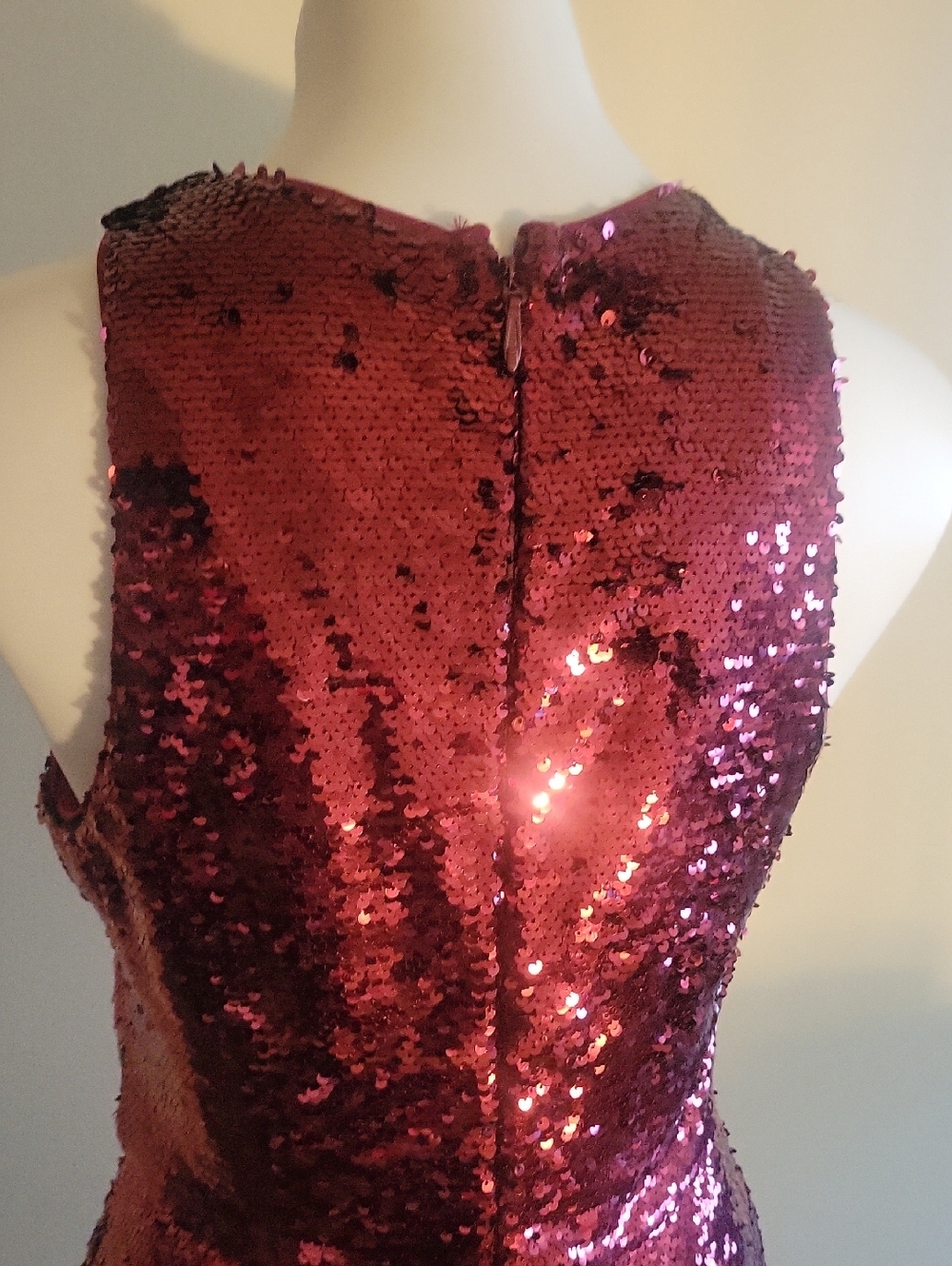 Elegant Burgundy Sequin Halter Evening Dress - Picture 5 of 6